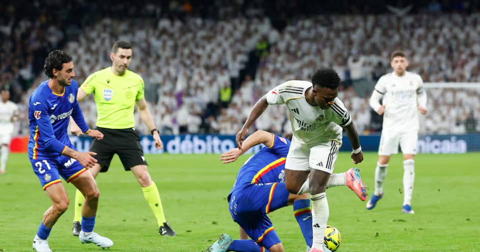 西甲：皇马主场0-1两连败落后4分 维尼修斯失单刀新援红牌