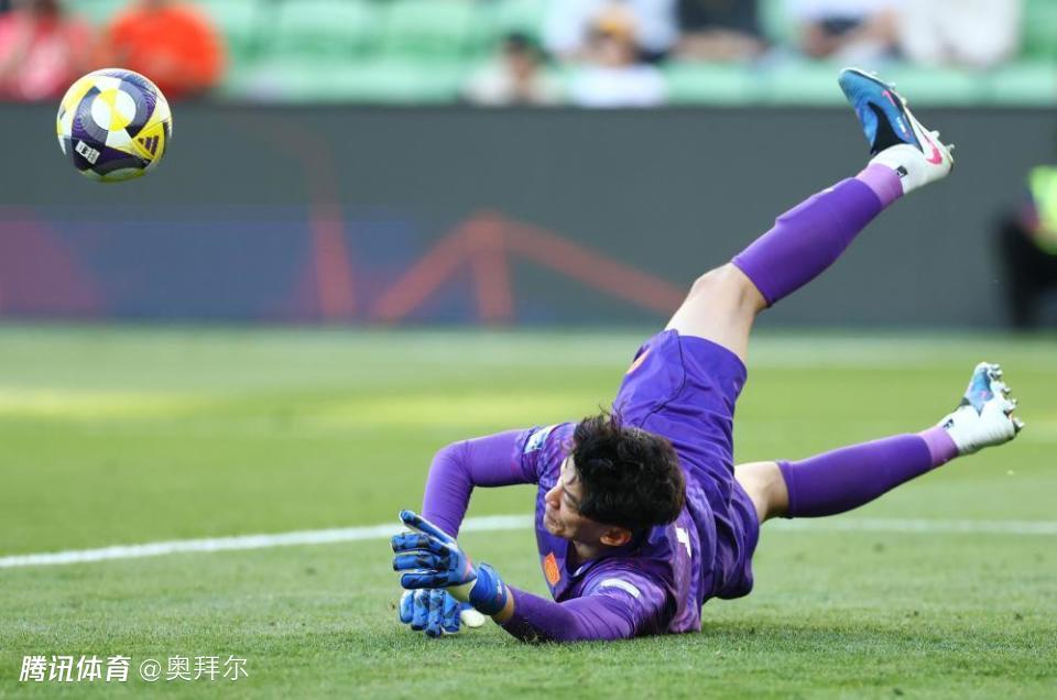 国足评分出炉！胡荷韬垫底，颜骏凌7.3分居首，替补3人高分