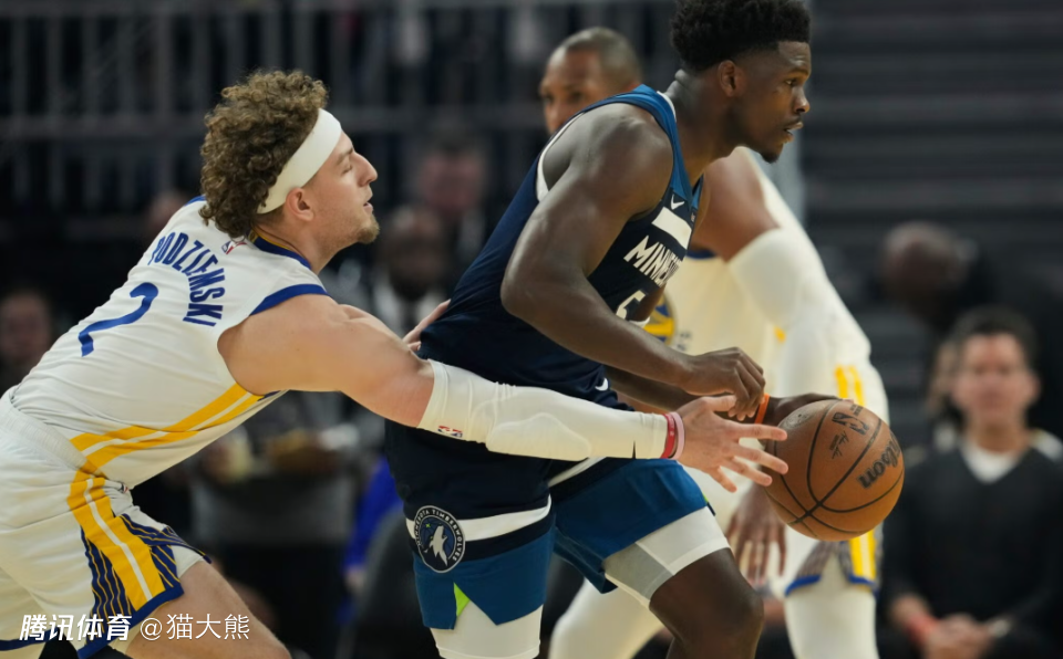 数据帝：25+10+5三分！23岁小将复制昔日库里 小卡一壮举追平队史纪录