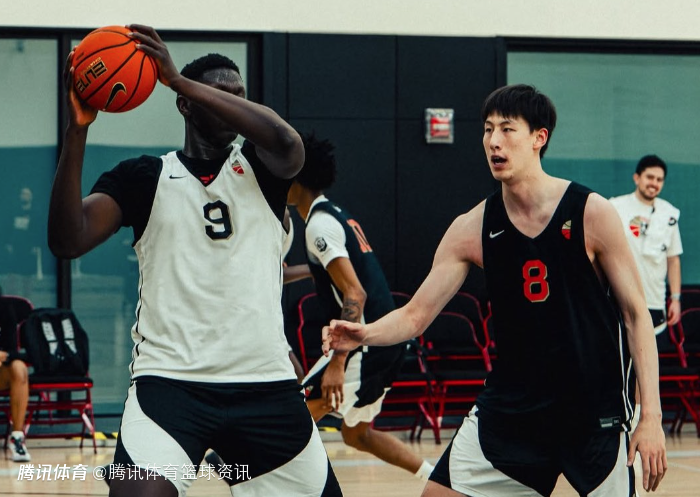 郇斯楠参加耐克峰会公开训练！连续送出暴扣 移动能力和爆发力被点赞