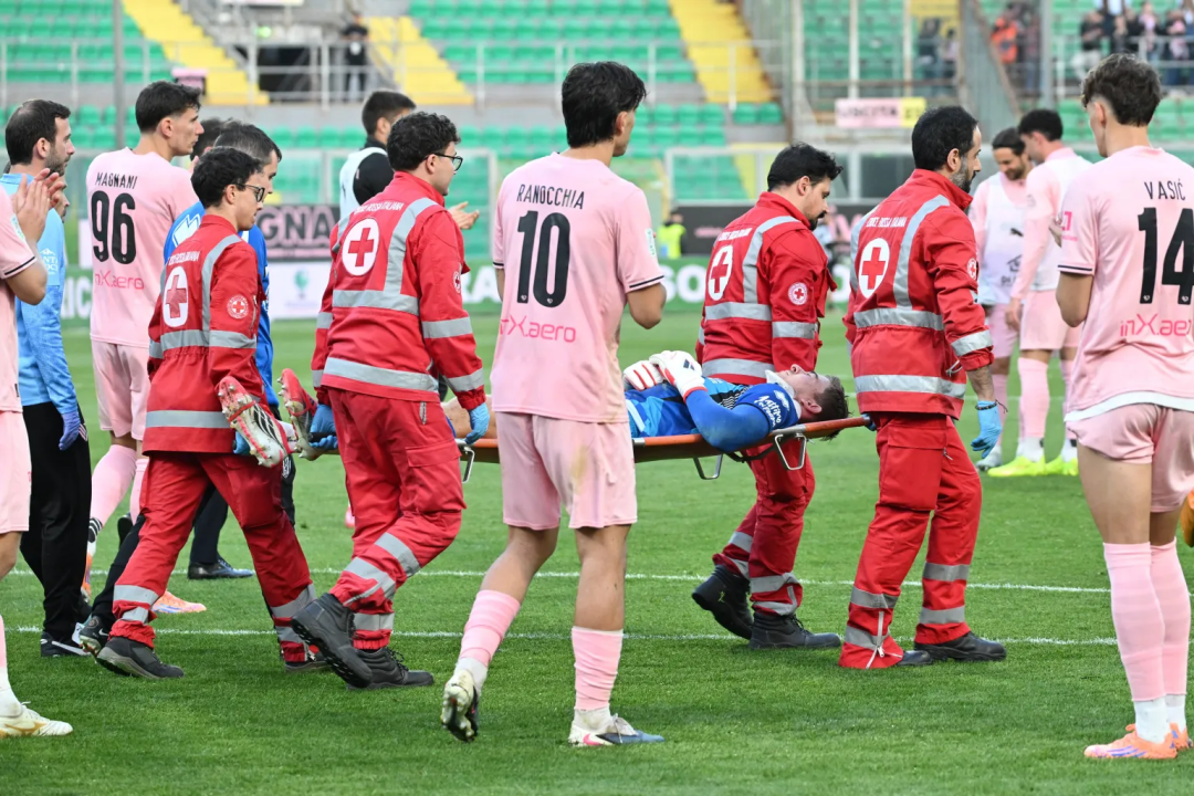 克林斯曼儿子乔纳森在意乙遭遇重伤，第一颈椎骨折赛季报销