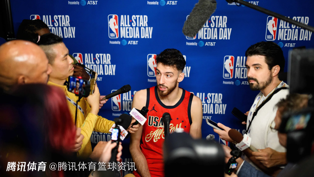 霍姆格伦：希望能在球队专机上加装床铺 纠结谁是西部最大威胁对雷霆没有帮助