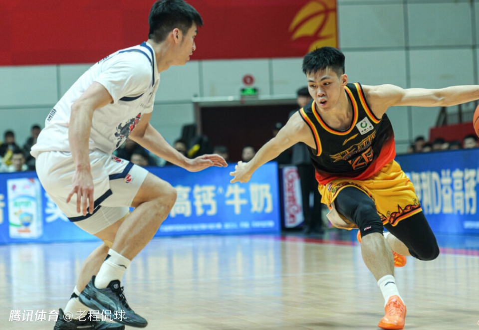 极限1过4晃飞对手犹如欧文附体 江苏新秀庞峥麟能进国家队吗？