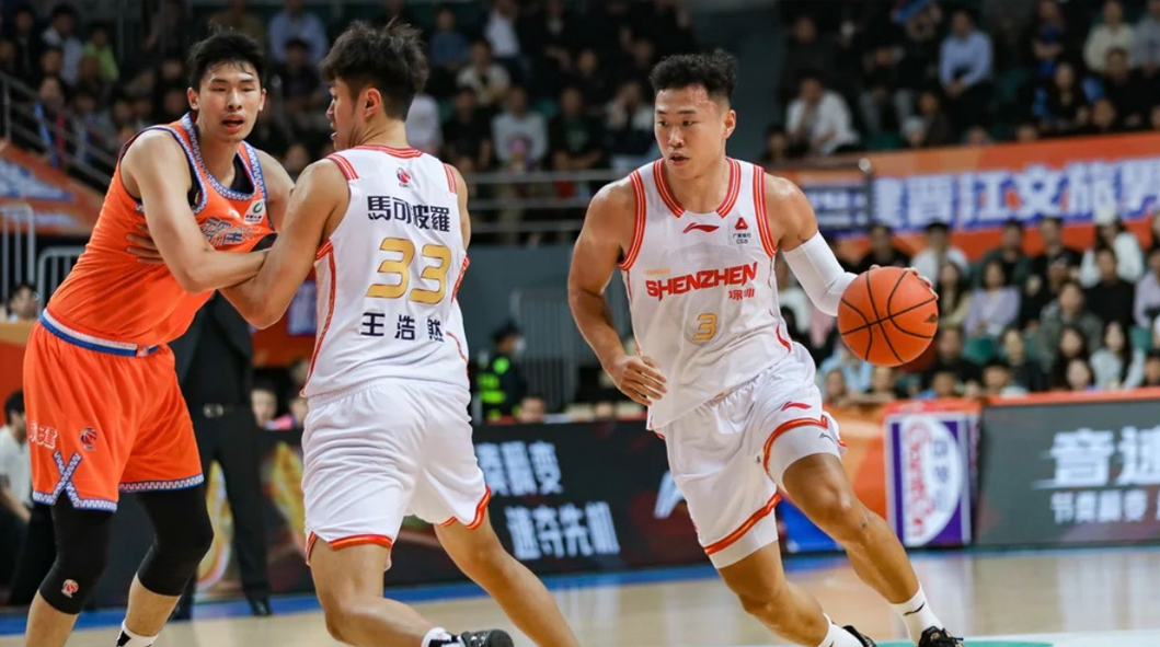 末节关键三分+反超上篮！史密斯29分7板7助 深圳险胜福建迎六连胜