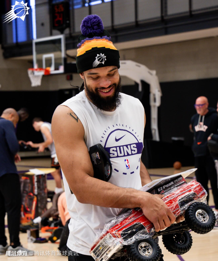 羡慕了！太阳全队收到顶级遥控赛车圣诞礼物 售价最高可达10800元