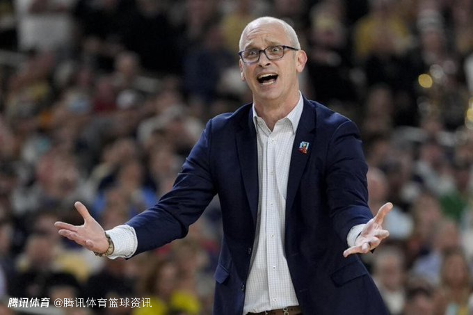 名帅有能！康大击败伊利诺伊大学晋级  赫尔利率队四年三进全美冠军赛