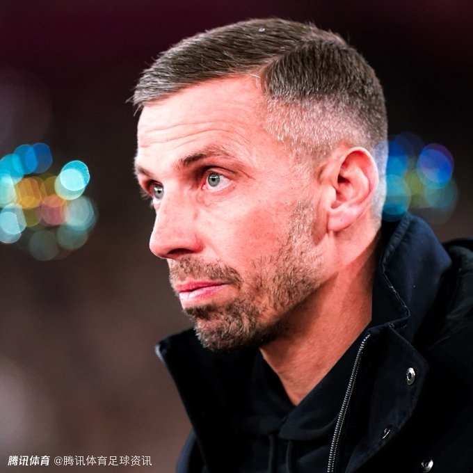 接替罗塞尼尔！官方：前狼队主帅加里·奥尼尔出任斯特拉斯堡新帅