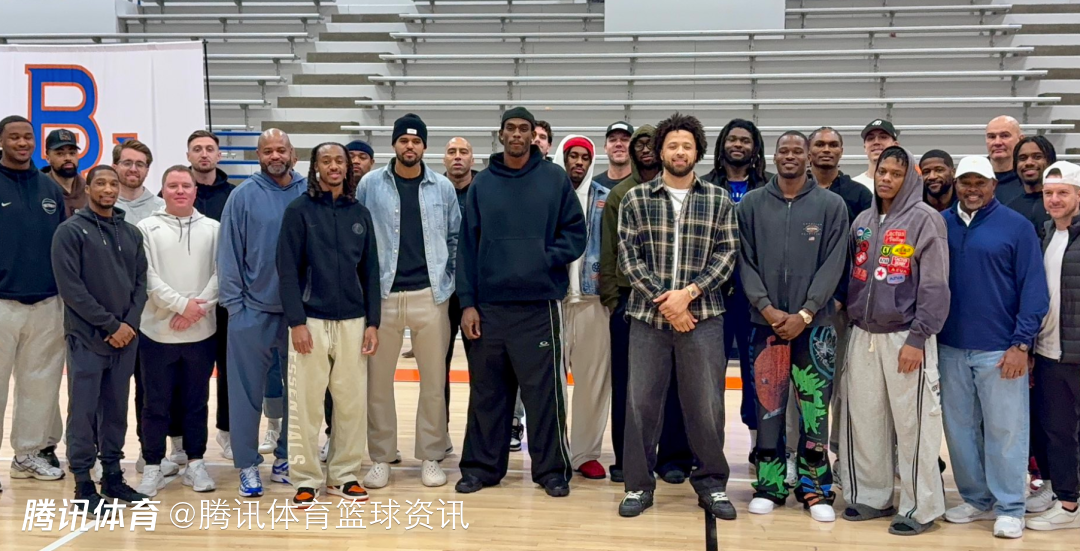 坎宁安高中球衣退役 活塞队友到场表示支持