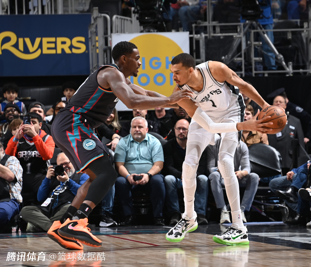 坎宁安面对卡斯尔12中2还遭文班3次大帽 文班满意马刺防守强度