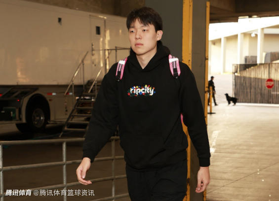 杨瀚森热身视频出炉：秀一条龙劈扣 连续三分远投命中