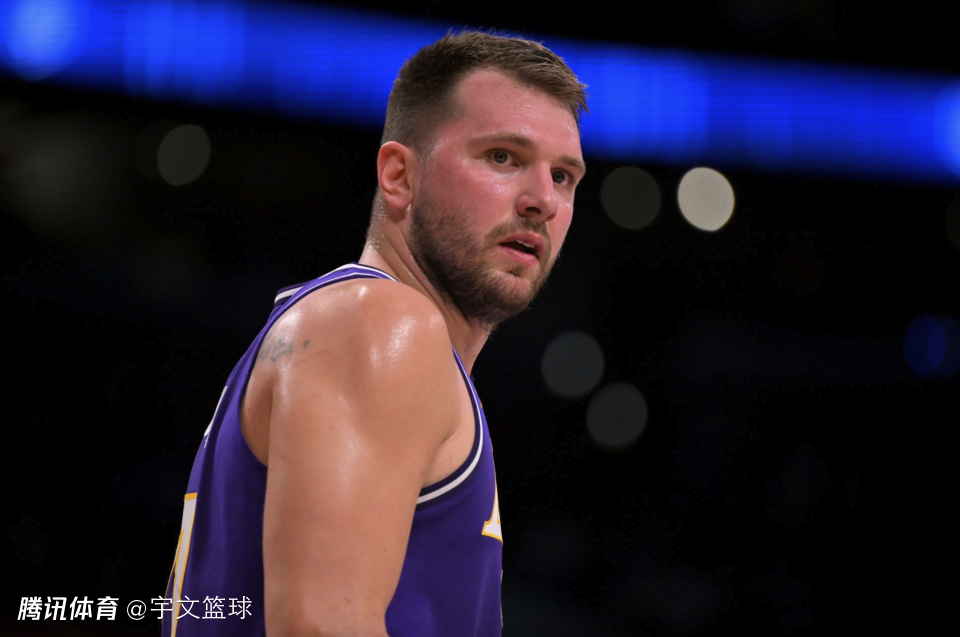 湖人官宣东契奇伤退！无对抗情况下左腿酸痛 医学专家：最糟糕伤缺4-6周