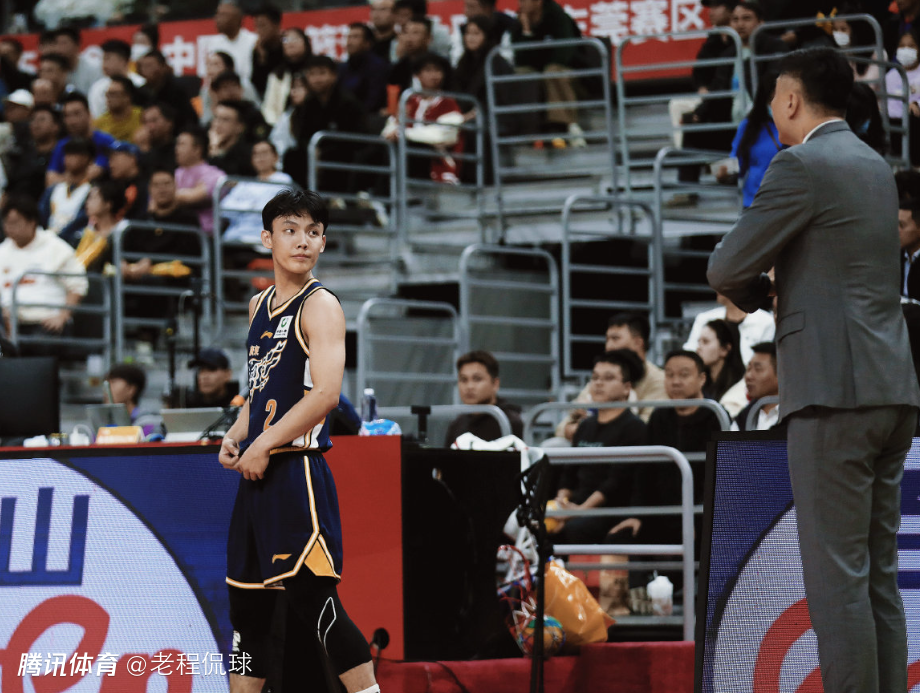 同曦总经理安慰徐杰：我们的球员确实不是故意的