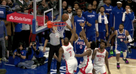 明显干扰球！马克西上篮被杜兰特封盖 慢镜头显示球先碰到篮板