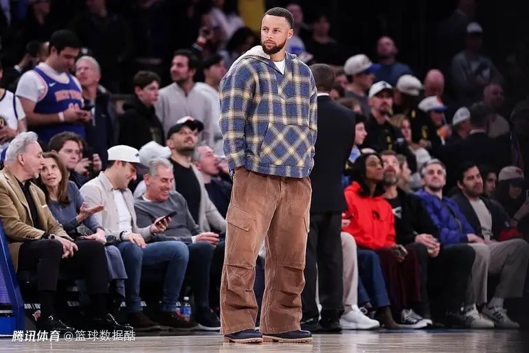 库里：为了下赛季放弃本季？那不是勇士作风 相信自己能复出