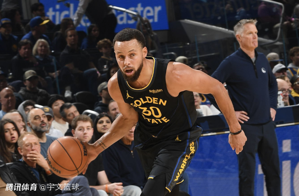 库里率勇士复仇太阳！轰28+9+6献制胜上篮 末节14分终结复出3连败