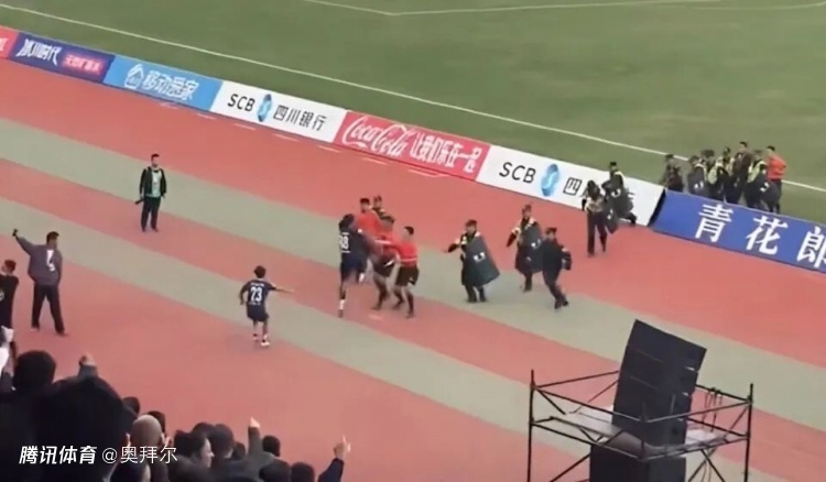 四川足协重磅罚单！日火瓦体禁赛5年，飞踹主裁，正随津门虎试训