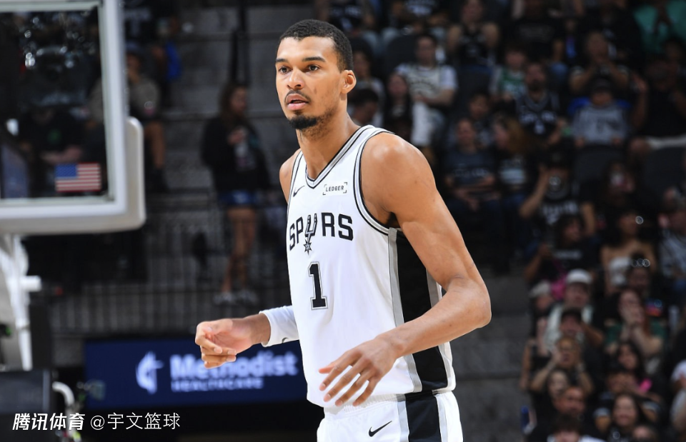 文班亚马率马刺夺5连胜！狂飙39+11+8三分 拒逆转送塔图姆复出首败