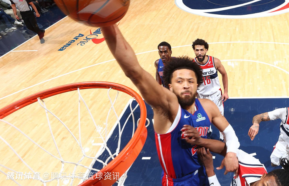 活塞官方更新伤情：坎宁安出现背部痉挛 本场比赛不会回归