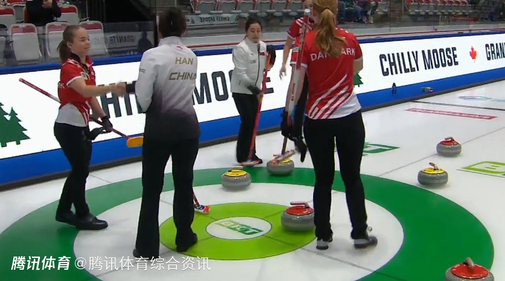 女子冰壶世锦赛：中国加局7-8惜败丹麦 开门红后遭遇三连败