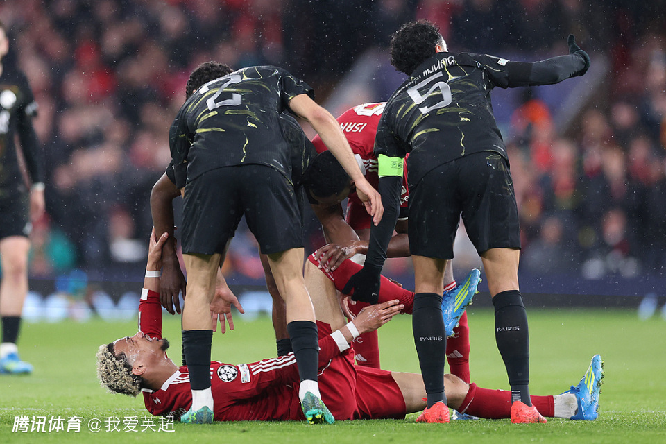 欧冠出局后再遭重创？利物浦9000万神锋重伤！或缺阵1年+无缘世界杯