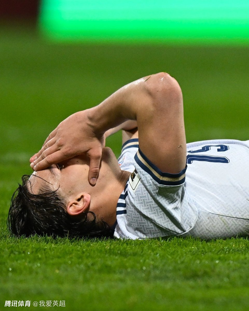 连3届无缘世界杯！意大利众将崩溃痛哭，赛前庆祝遭打脸，黄健翔吐槽