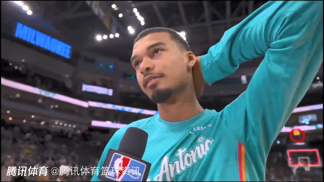 文班亚马：前两个赛季我需要提升带队赢球能力 现在我们是一支真正能赢球队伍