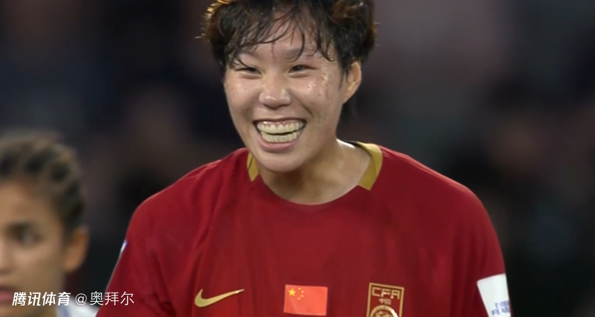 中国女足艰难领先！邵子钦爆射破门，亚洲杯第2球，王霜助攻