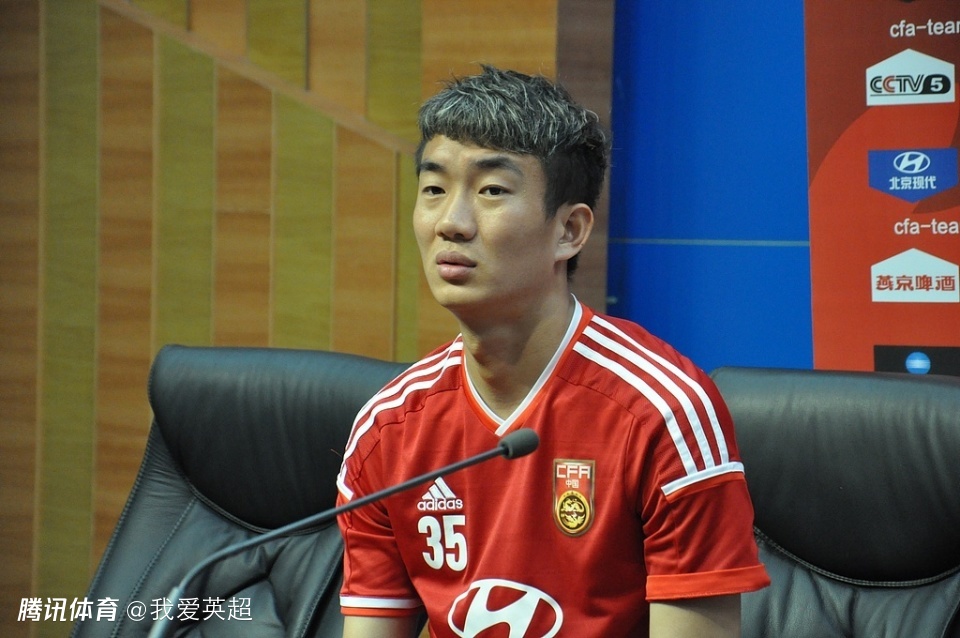 拖欠救命钱致球迷进ICU！38岁前国脚遭质问后回怼：我人品大家清楚