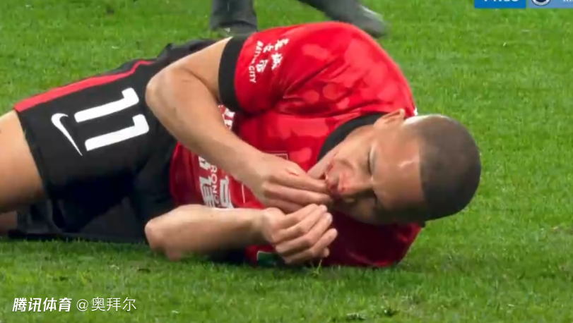 中超揭幕战戏剧性拉满！20分钟2球1红，韦林顿轰蓉城处子球