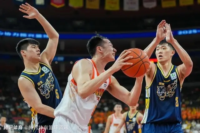 江苏男篮官方：郑祺龙右腓骨上段骨折 预计伤停四个月