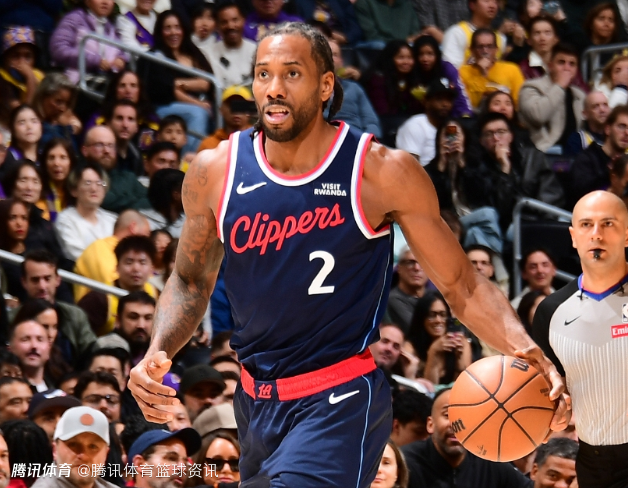 末节伤退！莱昂纳德左脚踝酸痛 退出与湖人剩余比赛