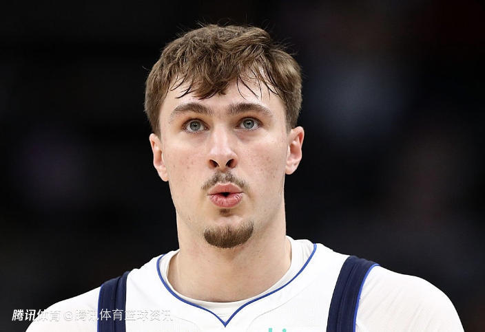 弗拉格：欧文在连败期间打电话支持我 赛季初打控卫让我学到了很多东西