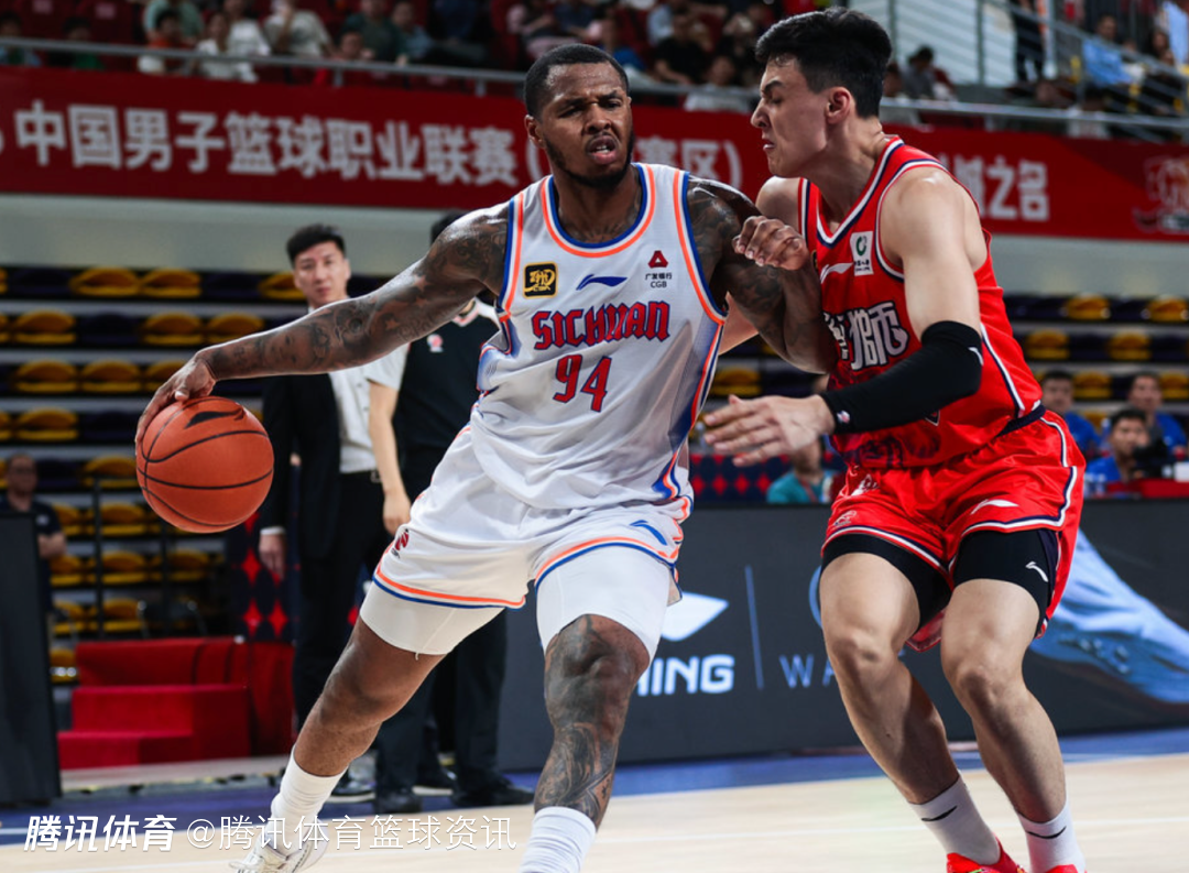 违规操作被罚！中国篮协官方：吊销张吉骥经纪人证书 对亨特以及四川男篮给予严重警告