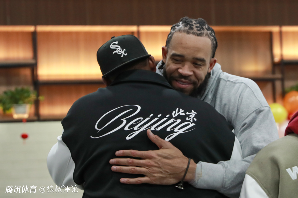 北京男篮官方：全队对麦基的到来表示欢迎 也向马帝昂致以诚挚感谢