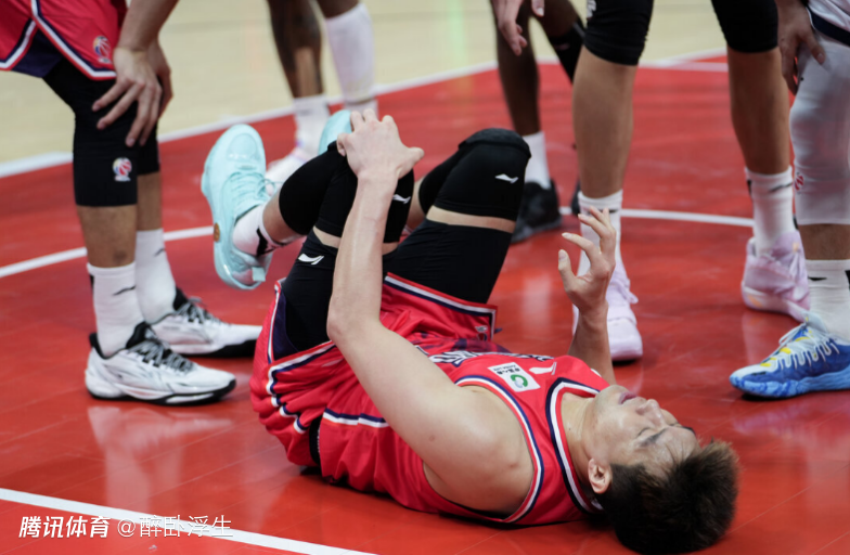 广州男篮官宣：郭艾伦将去北大第三医院手术 全体球员签名祝福