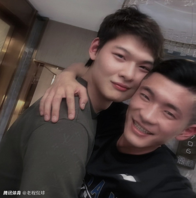 王哲林隔空喊话陈林坚是“儿子” 他为何这么做？