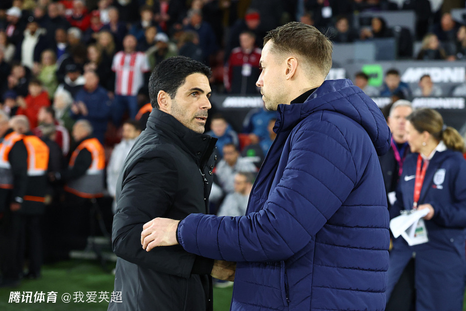 13天连丢2冠，阿森纳球迷怒冲官推：可悲+羞耻的掉链子队！塔帅滚蛋