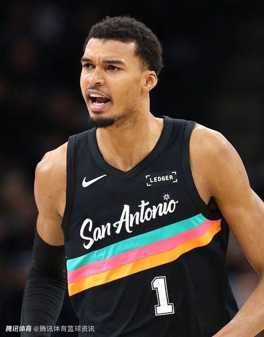 历史级效率！文班亚马25分钟内25+10场次达3场 与字母哥并列历史第一