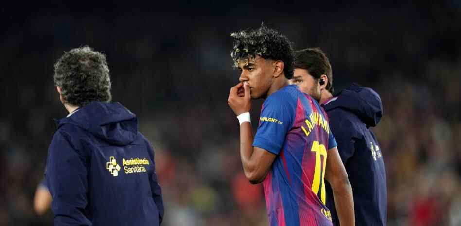 世体：亚马尔今天开始保守治疗，弗里克给全队2天假期