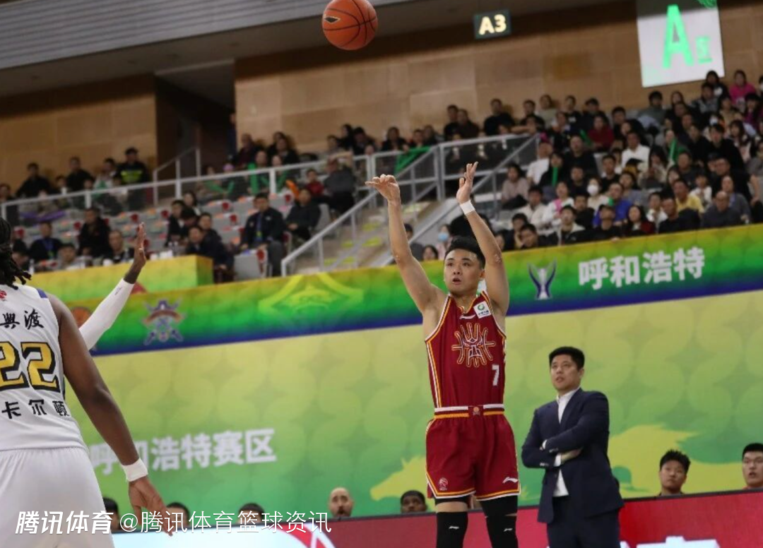 媒体人：原帅训练中脚部受伤 将缺席与上海的俱乐部杯决赛