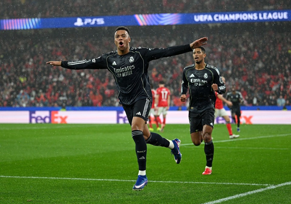 2-4！姆巴佩双响，皇马跌出前8，门将98分钟破门，穆帅神奇逆袭