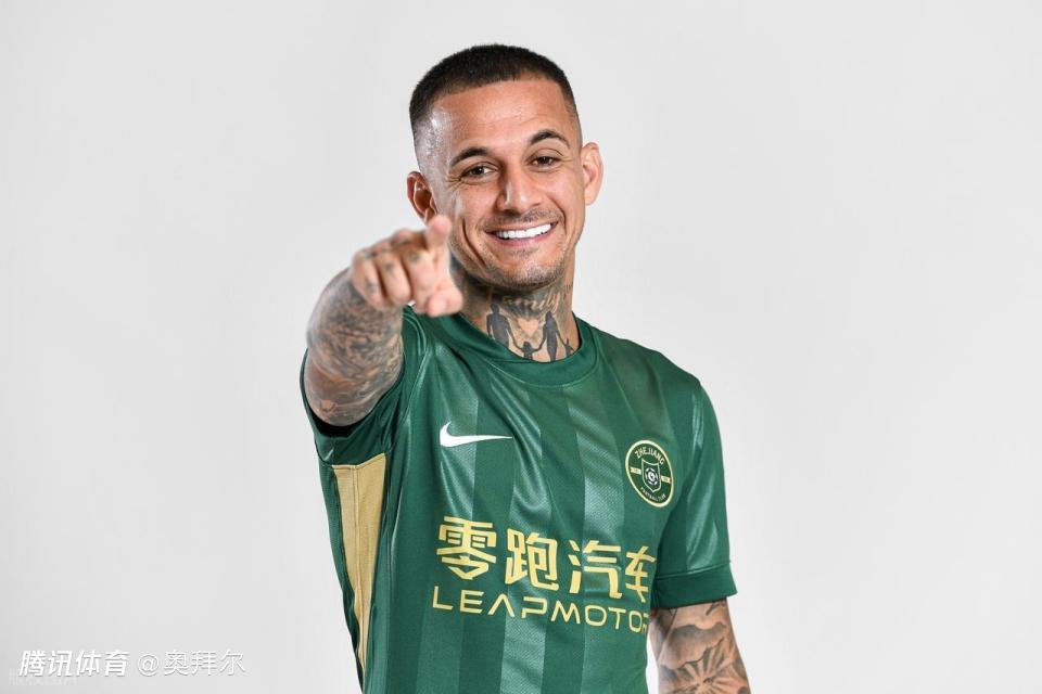 超级世界波！米特里策1V4远射破门，破163天球荒，22分钟传射