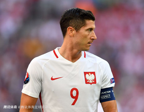 莱万：输球是最糟糕的感觉 感谢球迷终场后仍致谢 社媒不是告别声明