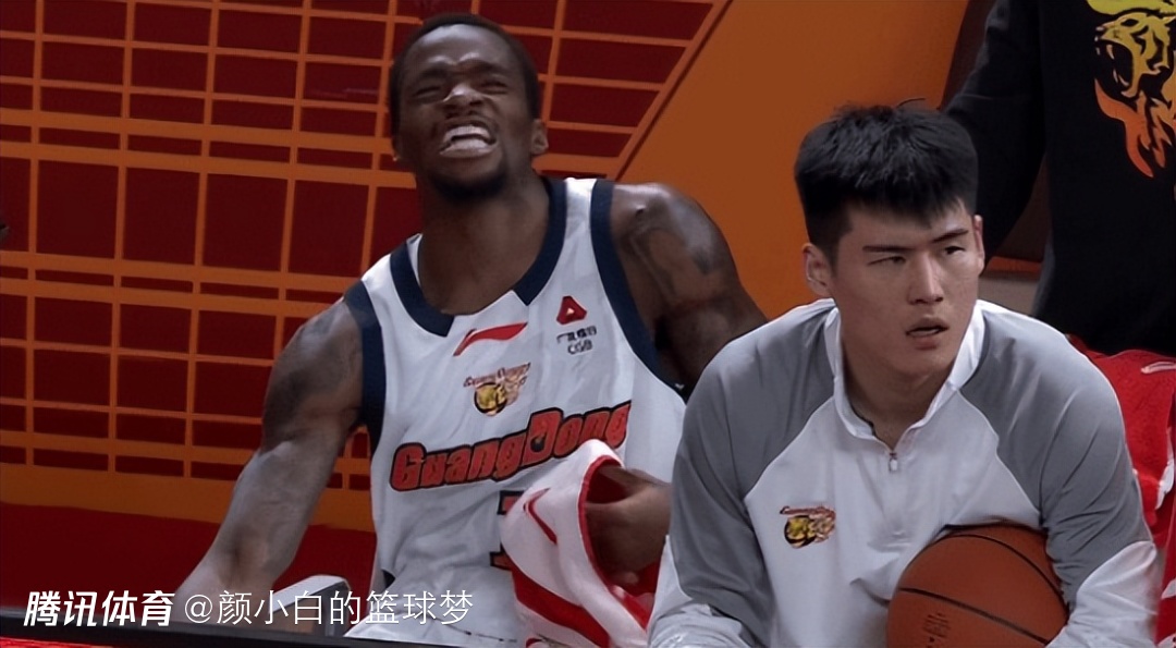 八连胜终结！萨姆纳空砍35+5显悲凉 杜锋场边踱步很无奈胡明轩9中3