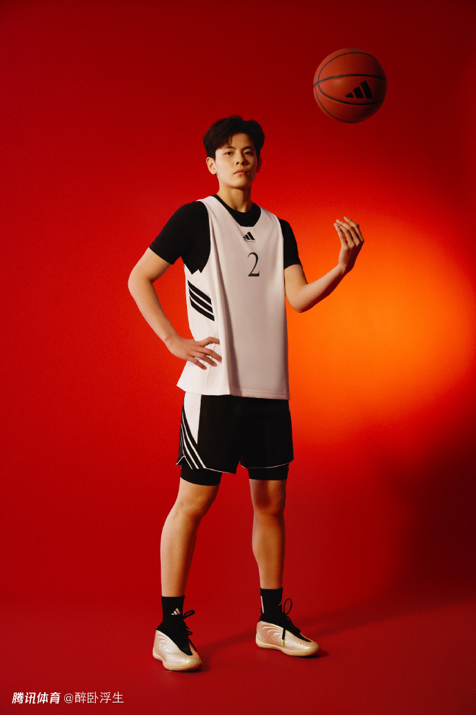 女篮队长！杨舒予官宣签阿迪达斯 入选最佳阵容率队进世界杯