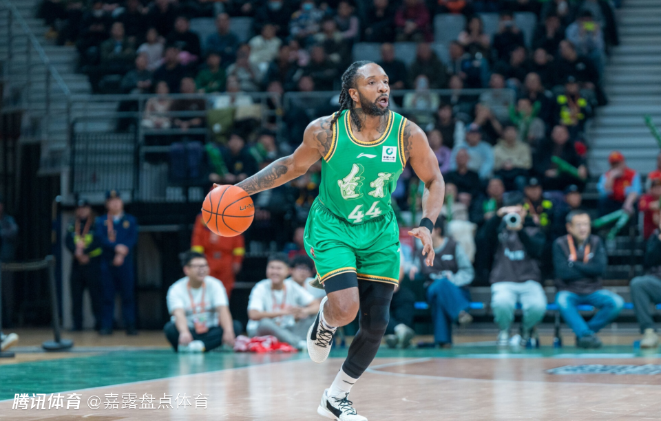 辽宁14分大胜吉林终结4连败 付豪18+6李晓旭赛季首秀5分