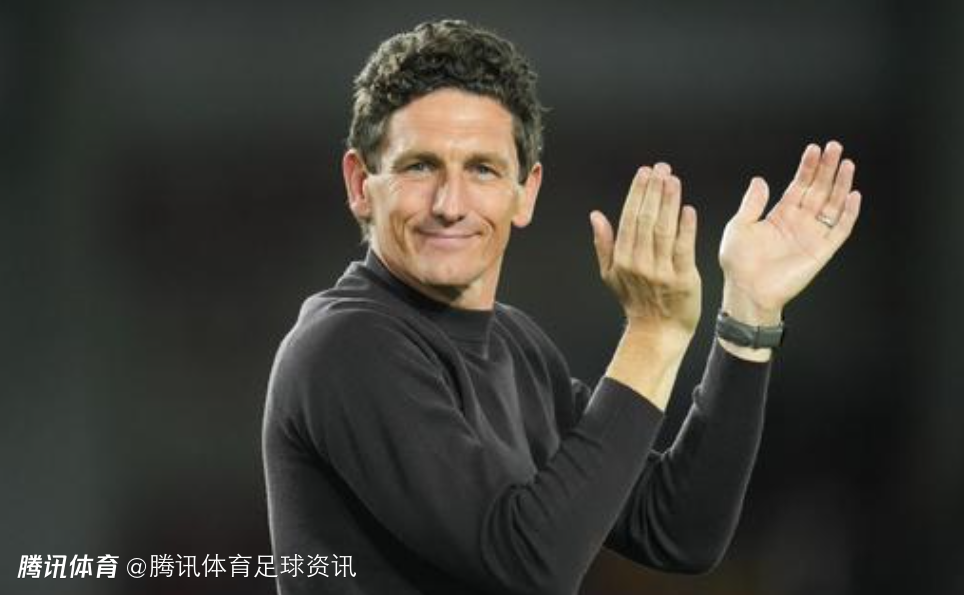 小蜜蜂主帅赛后拜访业余队更衣室：他们带来了真正的杯赛较量 令人心潮澎湃