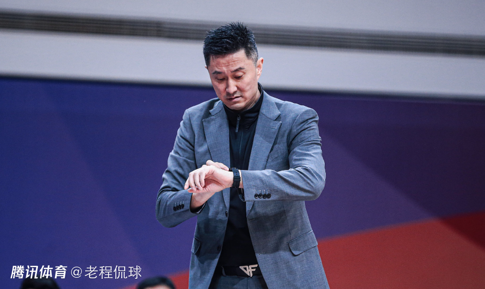 用人不疑？杜锋德比战毁誉参半 两将险毁掉广东胜利