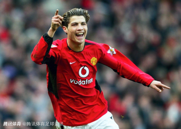 建筑师：C罗在曼联时想建豪宅并要求床尾放浴缸 我拒绝并告诉他醒来会掉进去