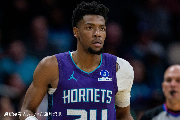 质疑裁判！布兰登-米勒被吹第2个技犯遭驱逐 上半场曾肘击麦康奈尔吃T